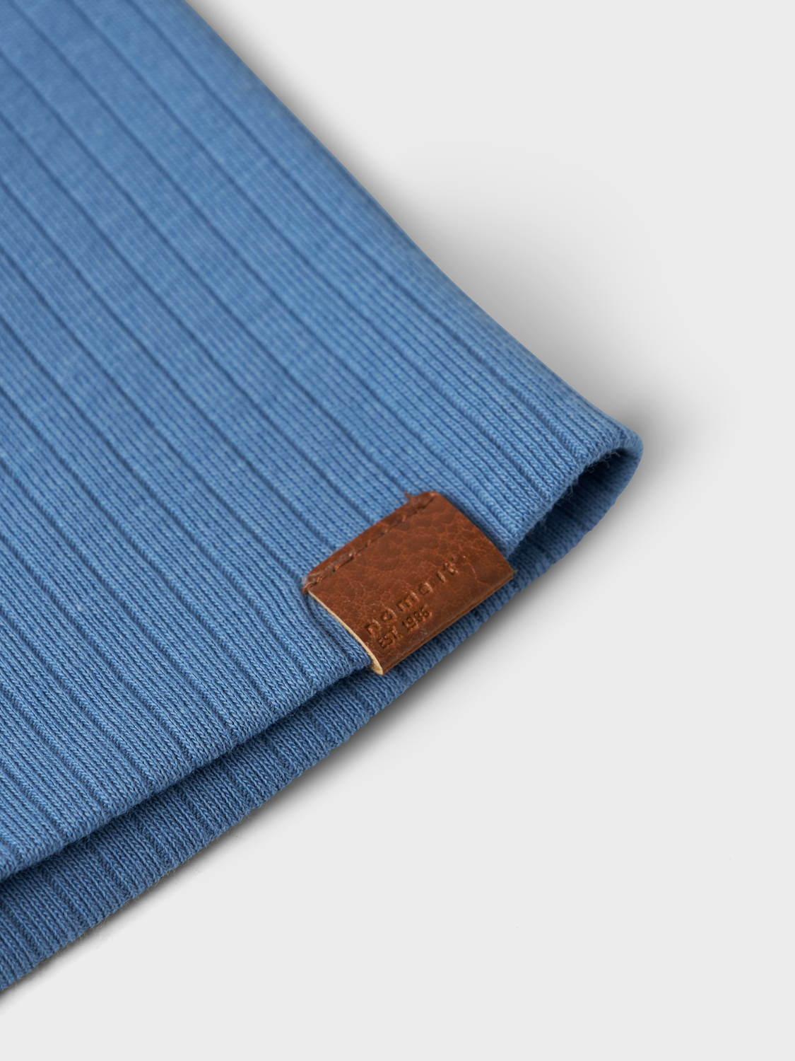 model_shot-front_full